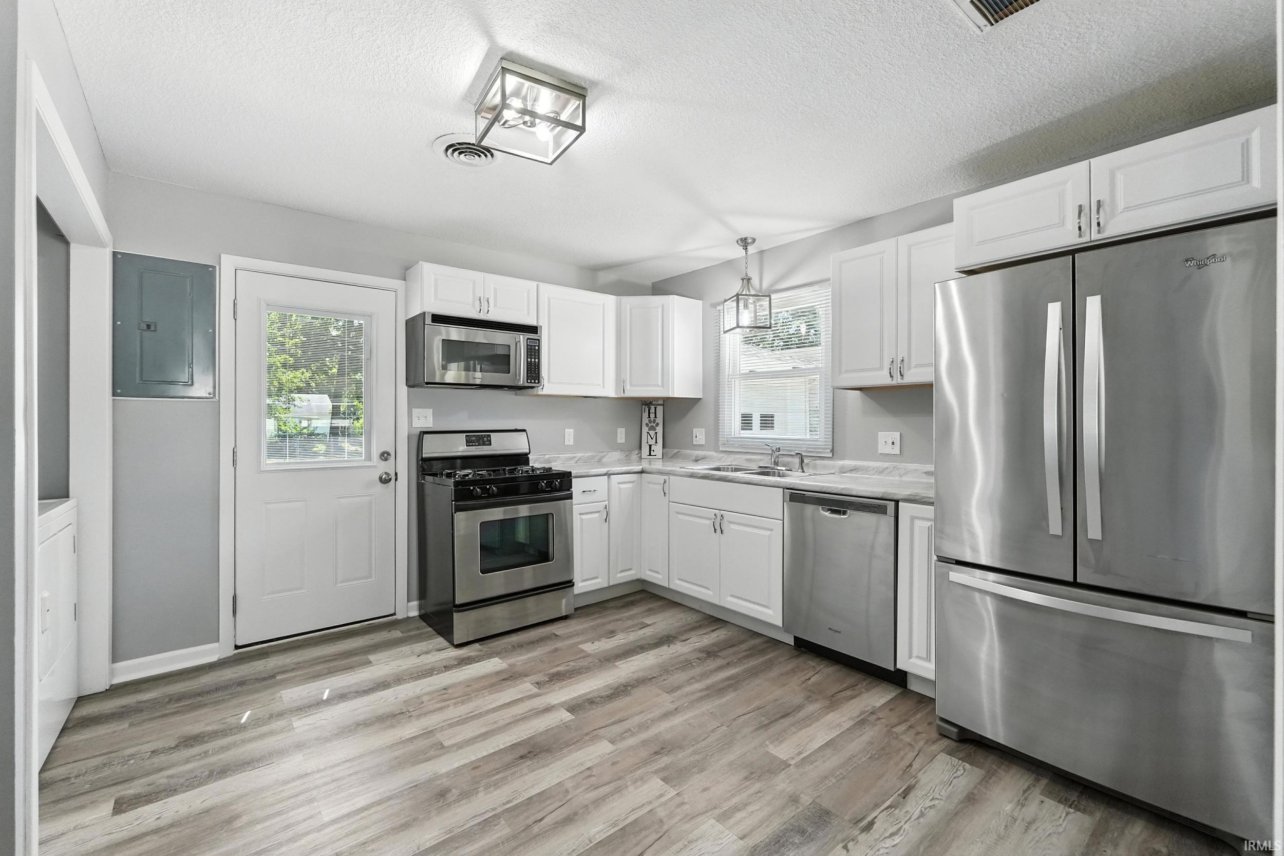 6031 Southcrest Road Fort Wayne, IN 46816 - Photo 8 of 33 Gallery Image 8