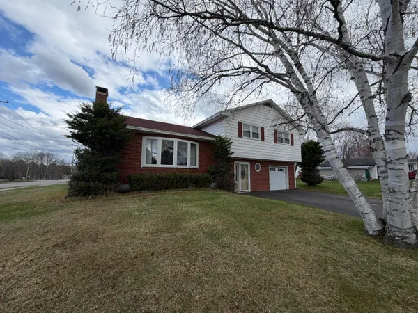 $259,000 | 43 Elm Street, East Millinocket, ME 04430