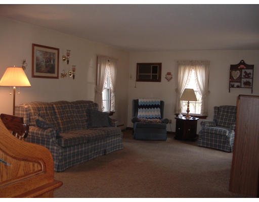 248 Ware Street Palmer, MA 01069 - Photo 5 of 11