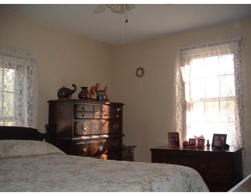 248 Ware Street Palmer, MA 01069 - Photo 6 of 11