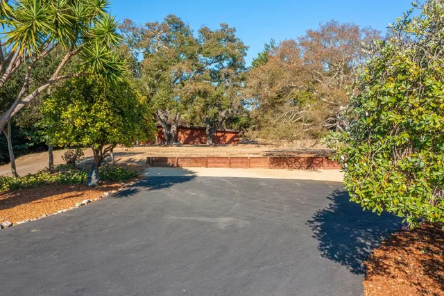 a view of outdoor space with city view