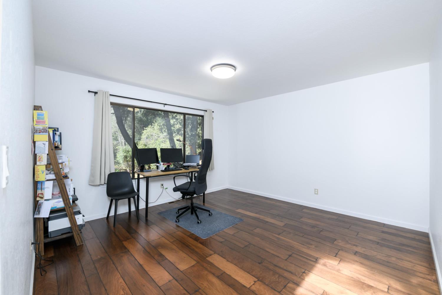 2921 Miller Way Placerville, CA 95667 - Photo 10 of 29 a workspace with wooden floor