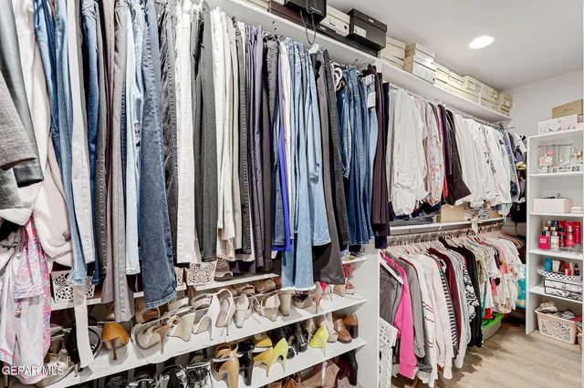 $359,999 | 13847 Alamito Creek Avenue, Clint, TX 79836