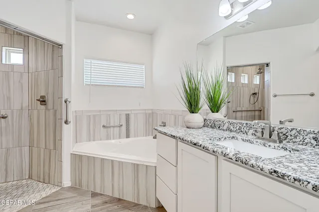 $359,999 | 13847 Alamito Creek Avenue, Clint, TX 79836