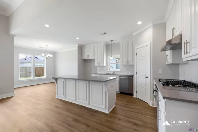 $2,500 | 2920 Creekmere Lane, Baton Rouge, LA 70810