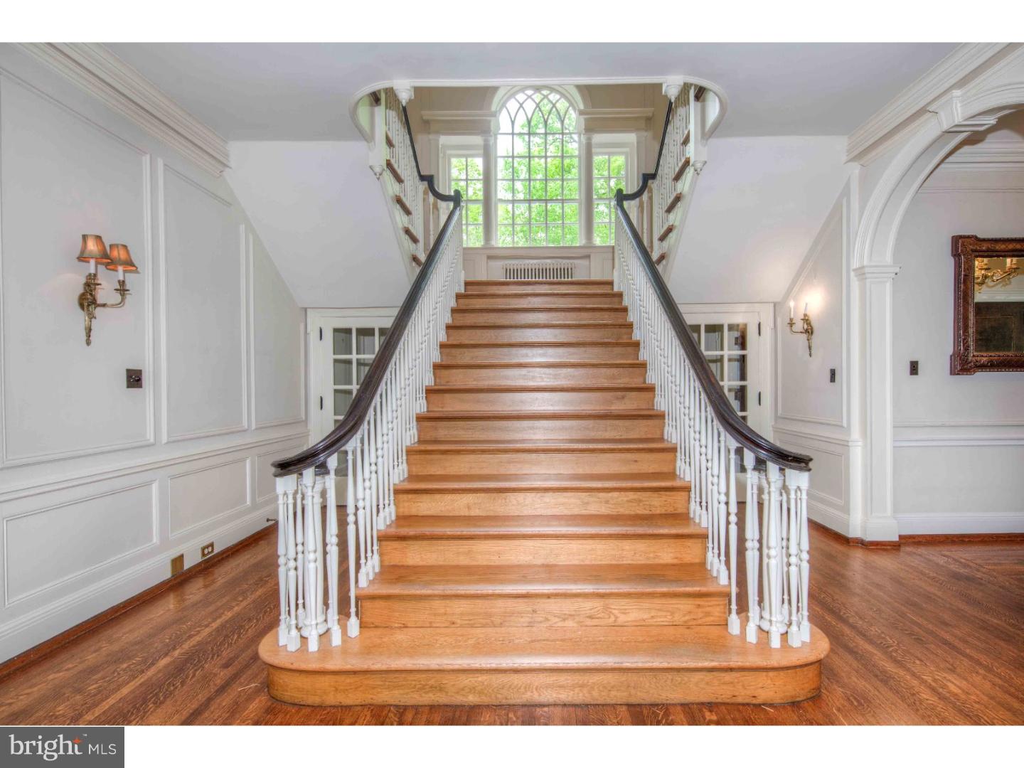 1018 South Providence Road Wallingford, PA 19086 - Photo 2 of 25 Foyer