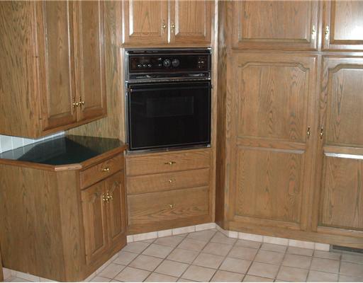 131 Brownsdale Road Butler, PA 16002 - Photo 7 of 12 Kitchen.