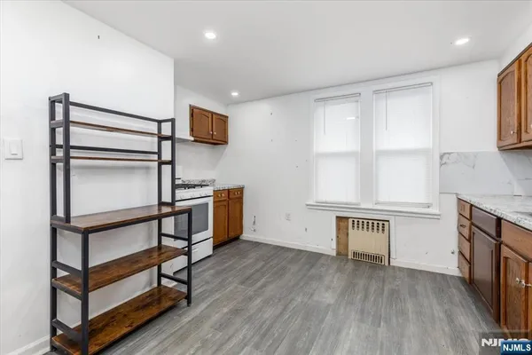 $750,000 | 7 Delafield Avenue, Rutherford, NJ 07070