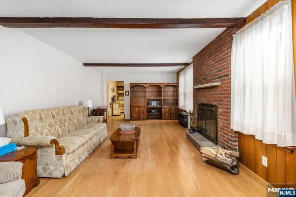 $750,000 | 7 Delafield Avenue, Rutherford, NJ 07070