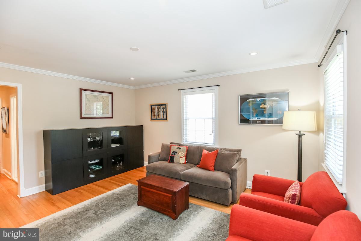 2650 39th Street Northwest, Unit 4 Washington, DC 20007 - Photo 4 of 23 Living Room