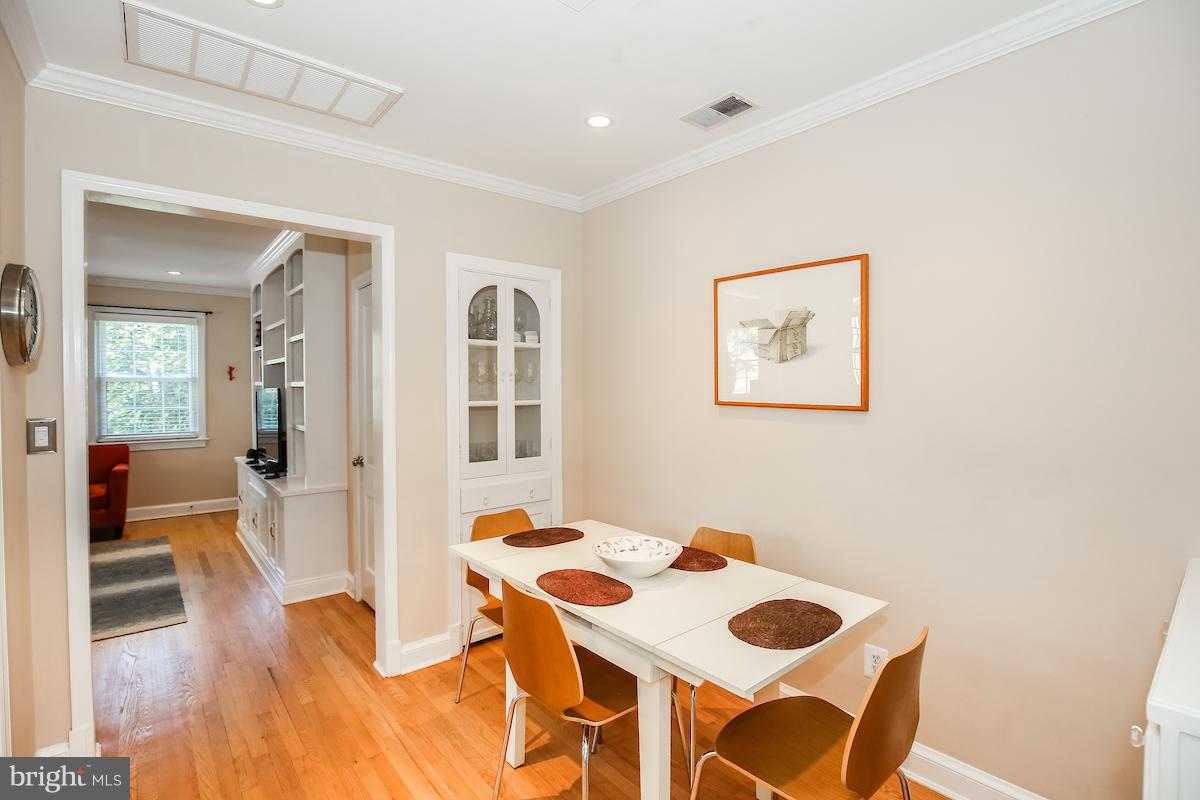 2650 39th Street Northwest, Unit 4 Washington, DC 20007 - Photo 5 of 23 Dining Room