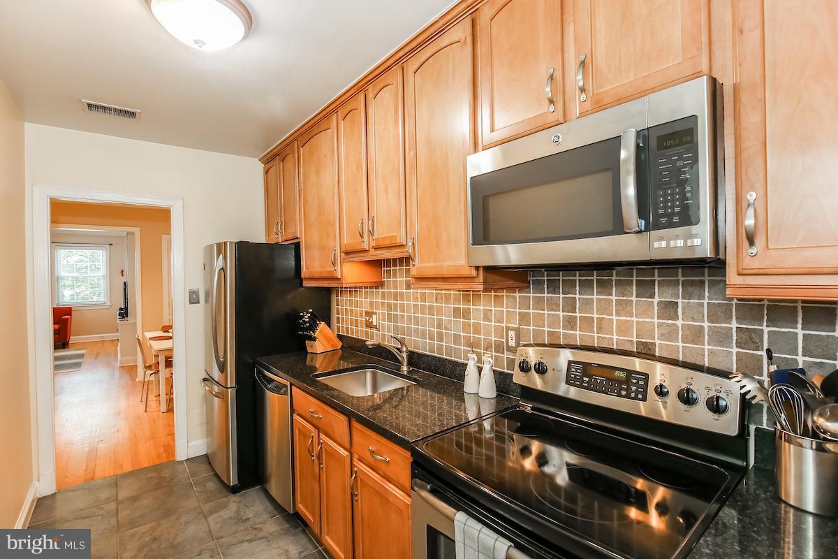 2650 39th Street Northwest, Unit 4 Washington, DC 20007 - Photo 7 of 23 Kitchen