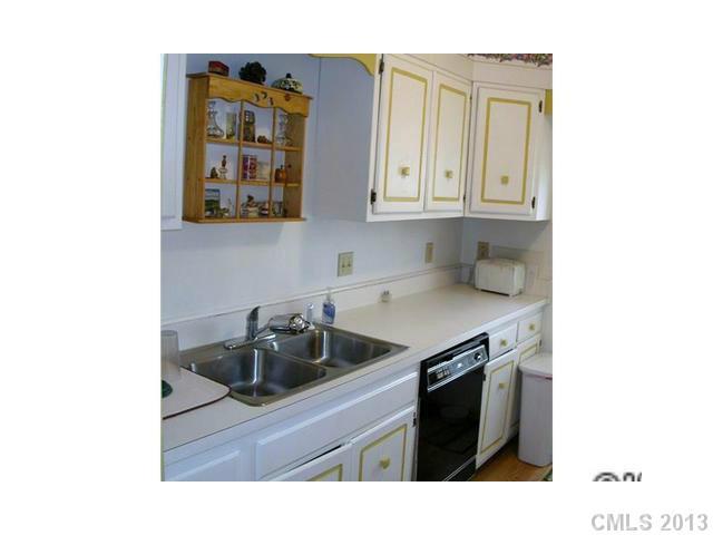 8313 Knights Bridge Road, Unit NONE Charlotte, NC 28210 - Photo 4 of 10 Gallery Image 4
