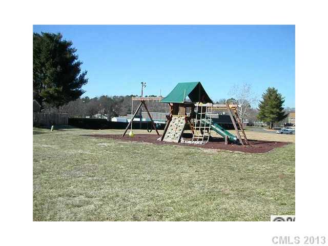 8313 Knights Bridge Road, Unit NONE Charlotte, NC 28210 - Photo 9 of 10 Gallery Image 9