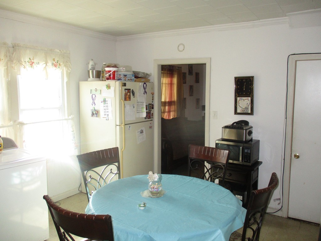 16 Goodwin Street Springfield, MA 01151 - Photo 3 of 12