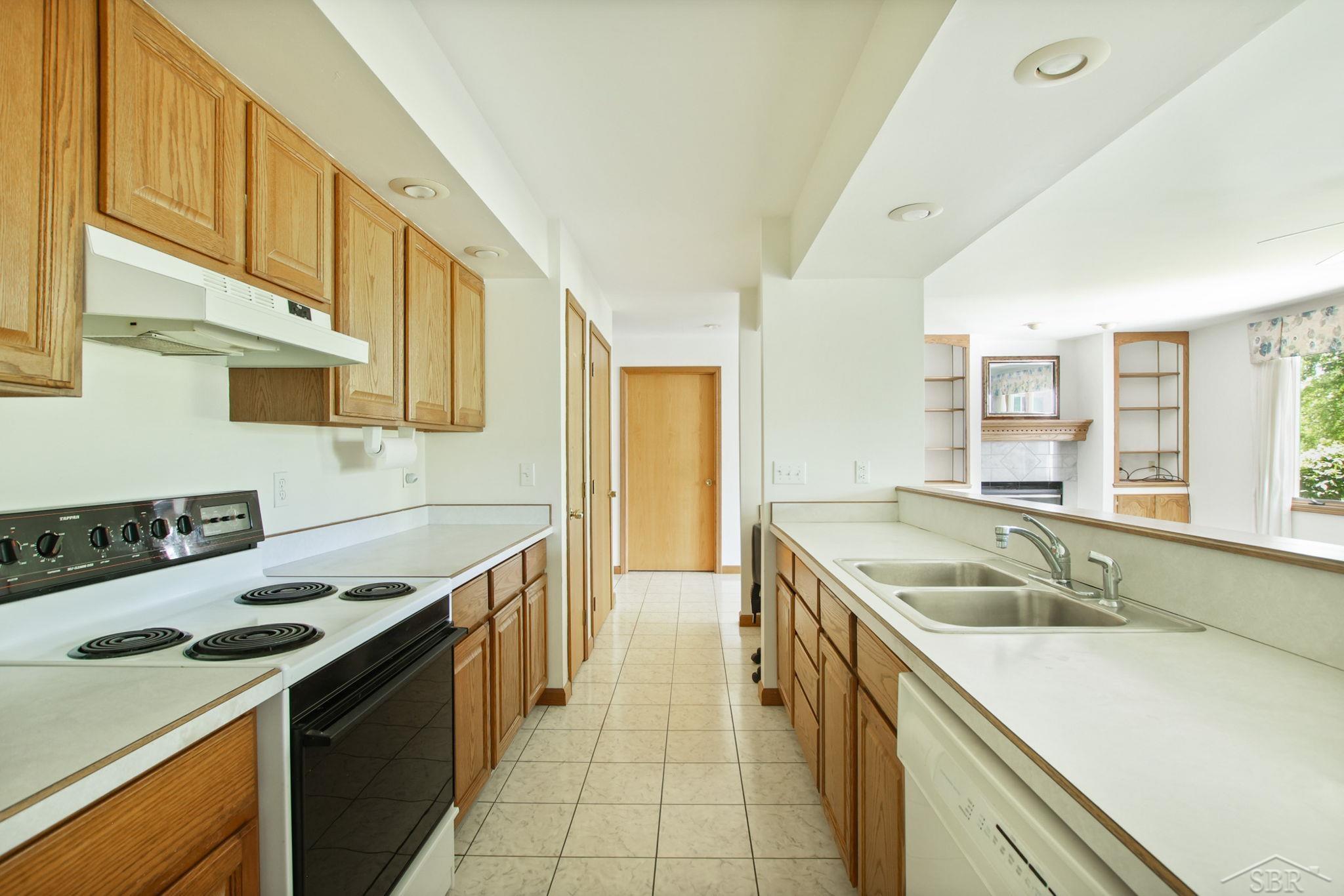 8221 Midland Road Freeland, MI 48623 - Photo 15 of 46 50110682-14.JPG