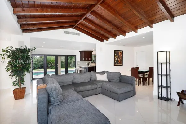 $6,500 | 8520 Southwest 103rd Street, Miami, FL 33156