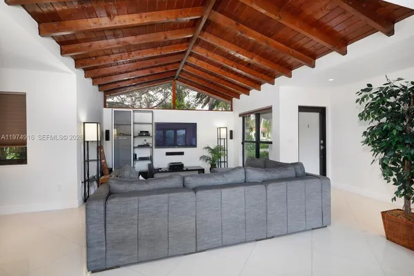 $6,500 | 8520 Southwest 103rd Street, Miami, FL 33156