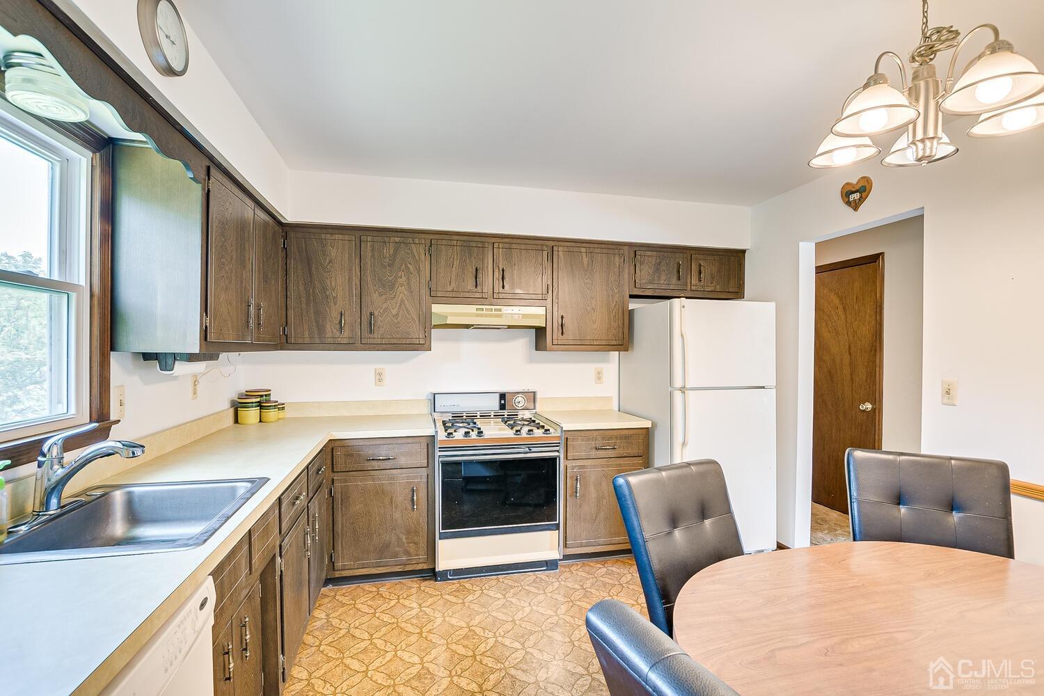 105 Hancock Road Piscataway, NJ 08854 - Photo 19 of 43 Gallery Image 19