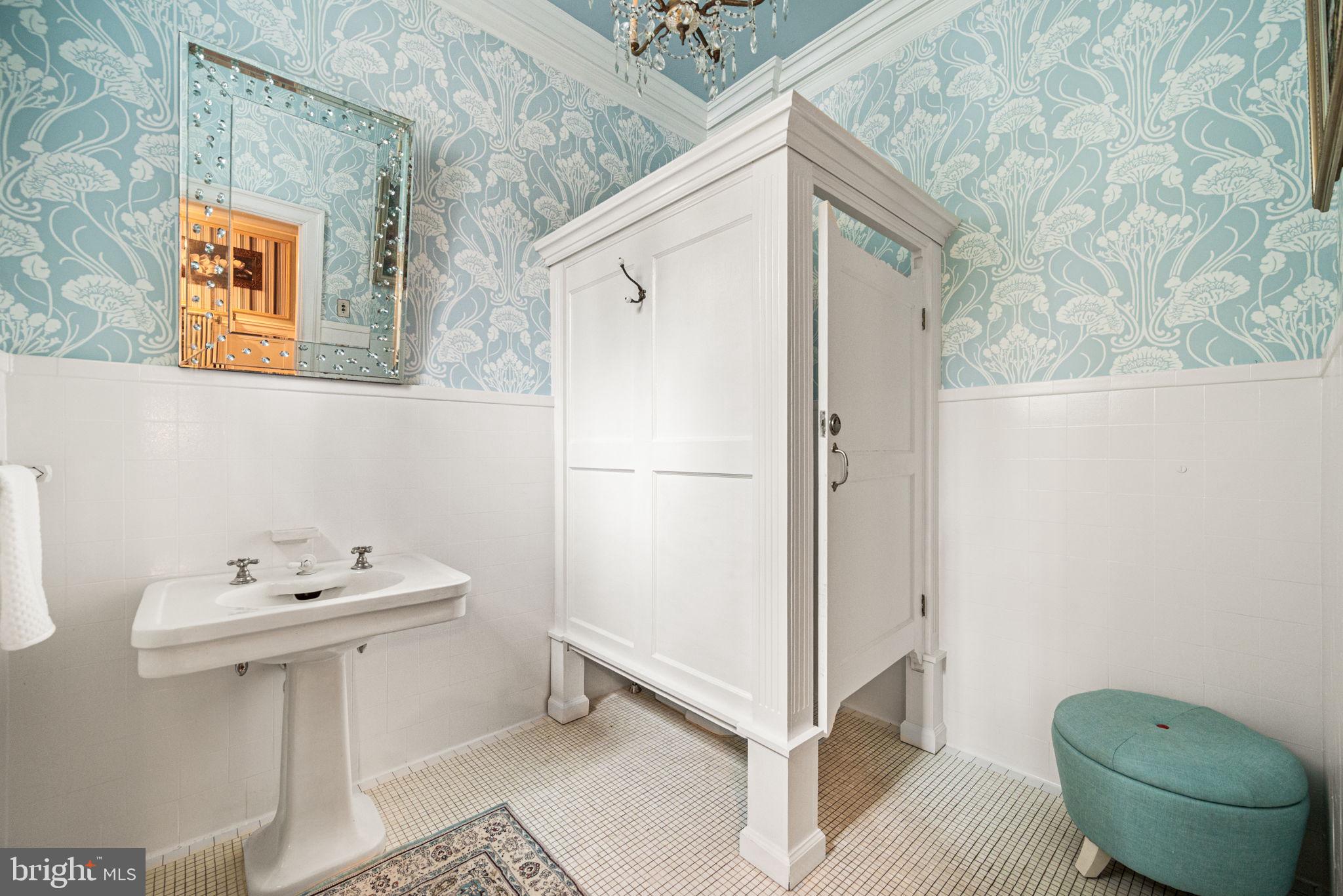 1018 Beech Road Wallingford, PA 19086 - Photo 21 of 66 Powder room on main level