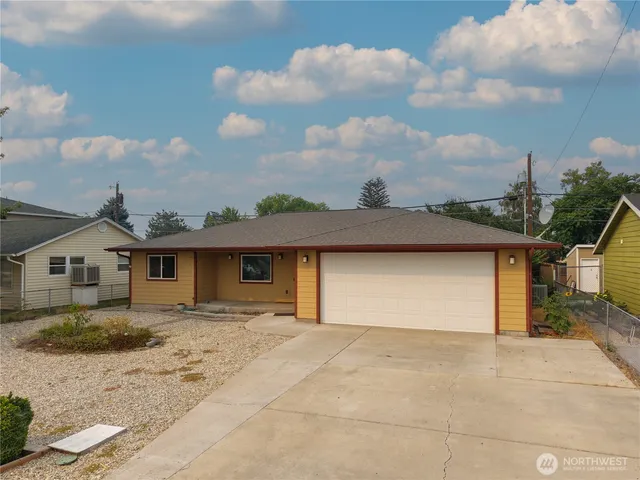 $323,804 | 147 Ivy Street Southeast, Ephrata, WA 98823