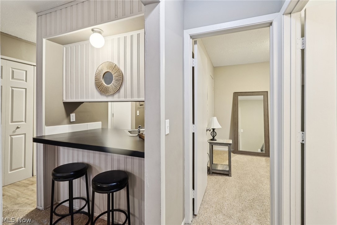 352 Main Street, Unit B Huron, OH 44839 - Photo 11 of 25 Breakfast Bar