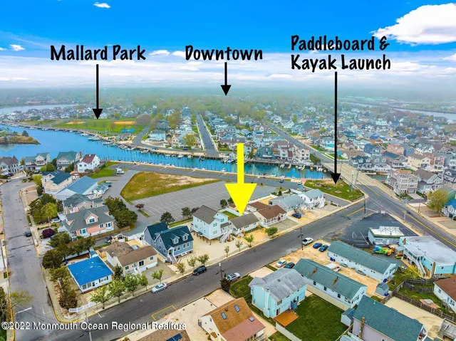 a view of an outdoor space