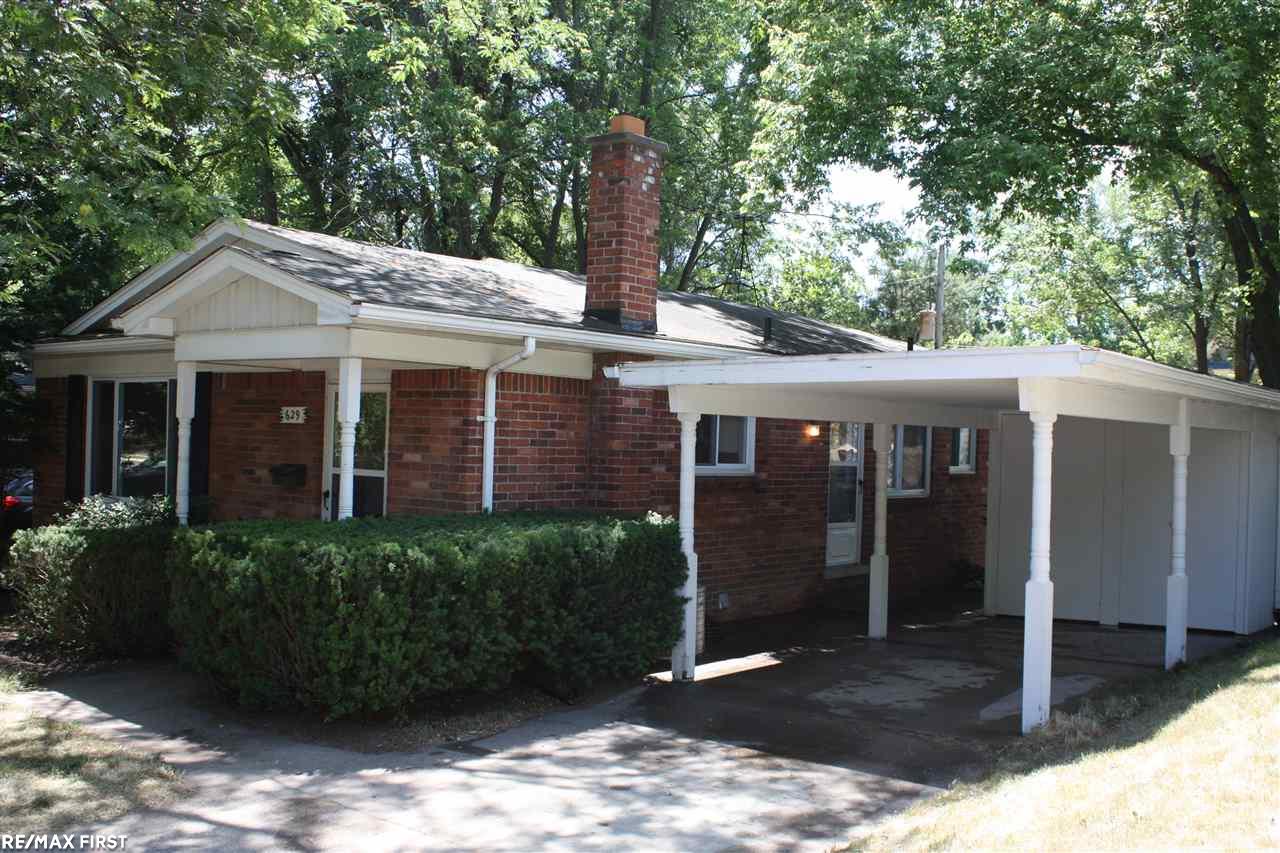 629 Quarter Street Rochester, MI 48307 - Photo 3 of 29 31295743-2.JPG