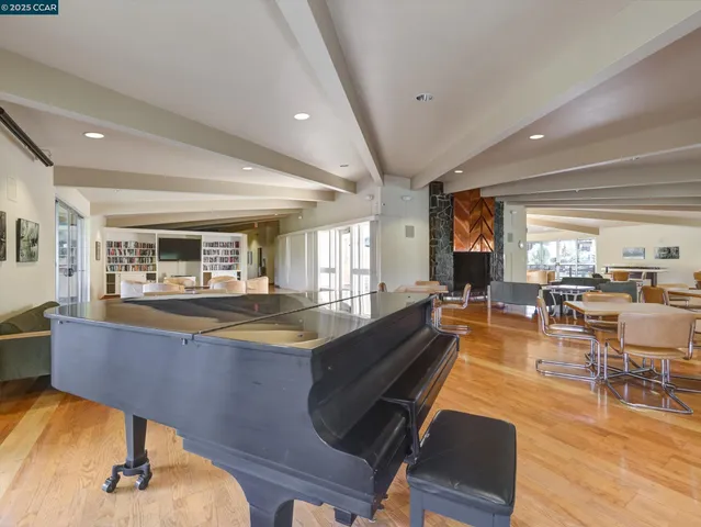 $585,000 | 820 North Delaware Street, Unit 215, San Mateo, CA 94401