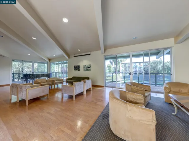 $585,000 | 820 North Delaware Street, Unit 215, San Mateo, CA 94401
