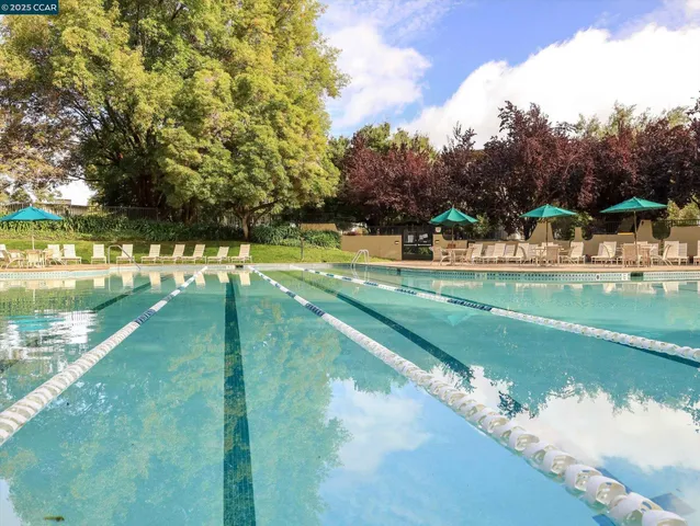 $585,000 | 820 North Delaware Street, Unit 215, San Mateo, CA 94401