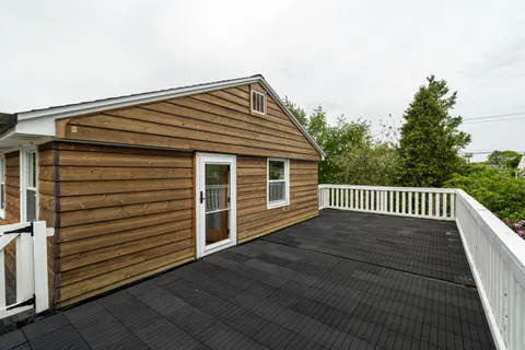 $549,000 | 6221 North Lake Drive, Whitefish Bay, WI 53217