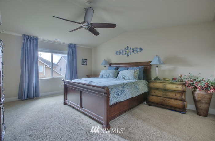 5225 Northeast 6th Street Renton, WA 98059 - Photo 12 of 19