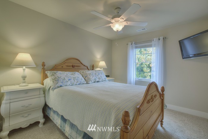 5225 Northeast 6th Street Renton, WA 98059 - Photo 14 of 19