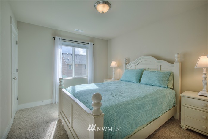 5225 Northeast 6th Street Renton, WA 98059 - Photo 15 of 19