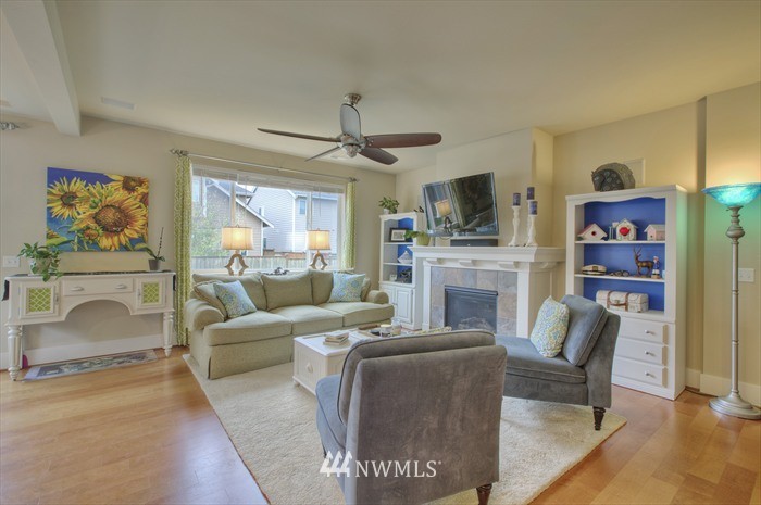 5225 Northeast 6th Street Renton, WA 98059 - Photo 3 of 19