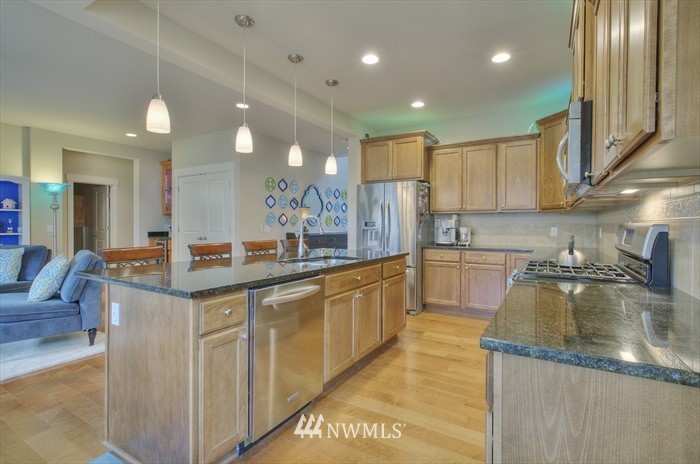 5225 Northeast 6th Street Renton, WA 98059 - Photo 4 of 19