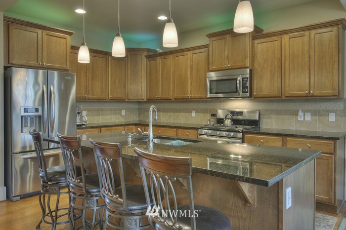 5225 Northeast 6th Street Renton, WA 98059 - Photo 5 of 19