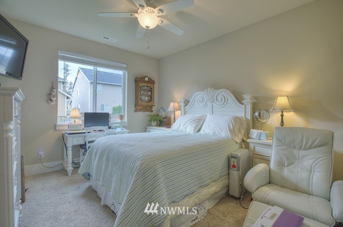 5225 Northeast 6th Street Renton, WA 98059 - Photo 7 of 19