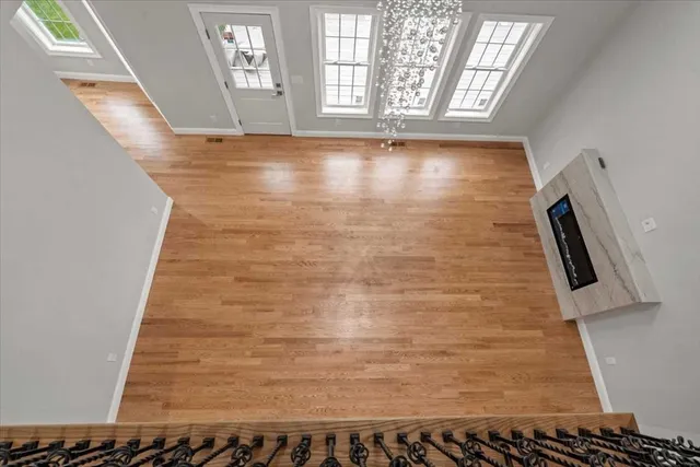 a view of empty room with window