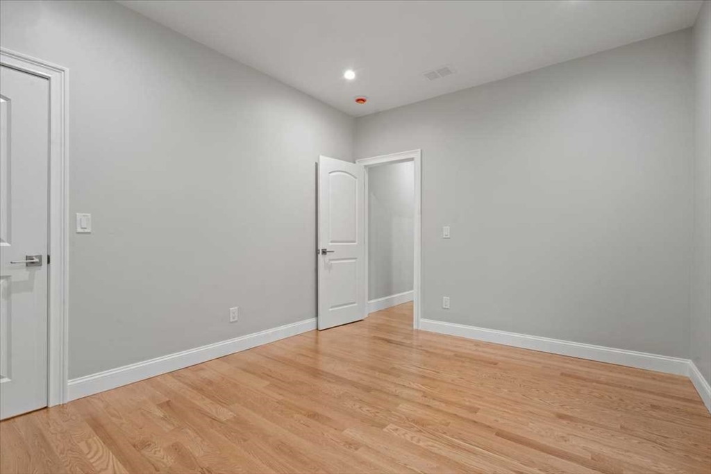 241 Lake Avenue Worcester, MA 01604 - Photo 28 of 42 a view of an empty room