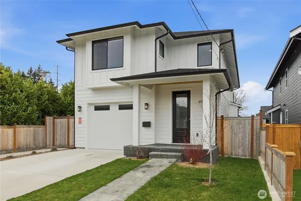 $3,800 | 4917 North 19th Street, Tacoma, WA 98406