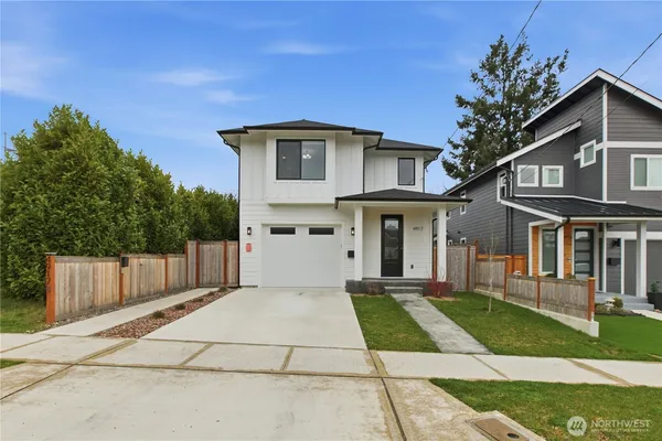 $3,800 | 4917 North 19th Street, Tacoma, WA 98406