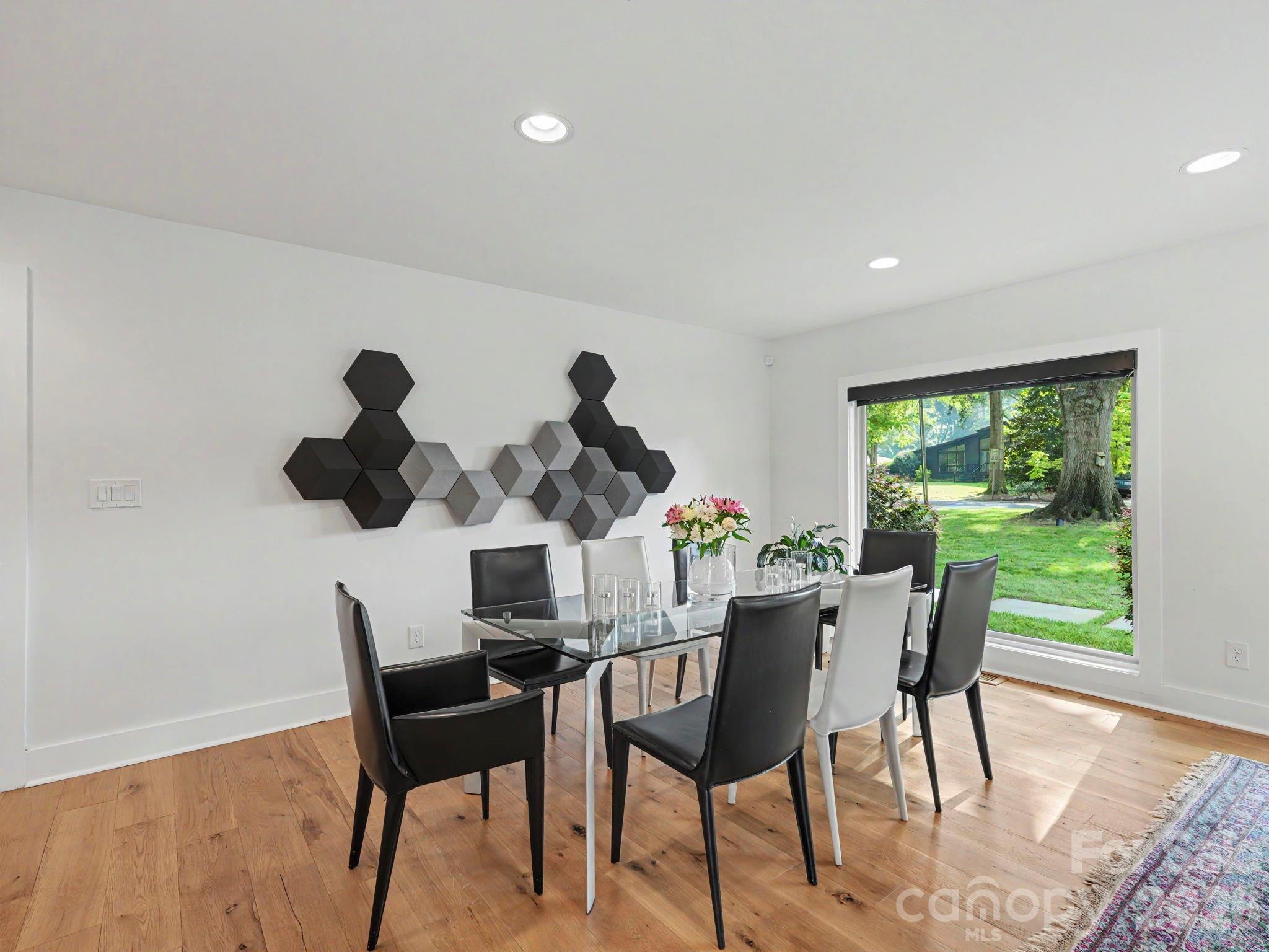 811 Lansdowne Road Charlotte, NC 28270 - Photo 7 of 48 Gallery Image 7