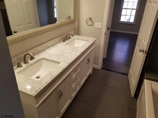 $2,695 | 313 Zion Road, Egg Harbor Township, NJ 08234