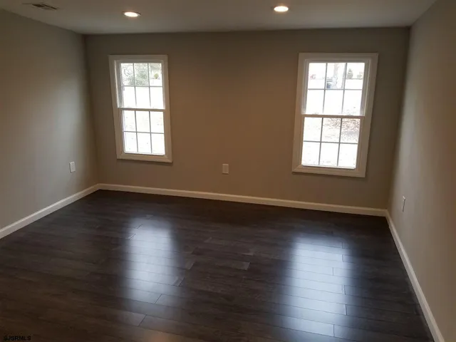 $2,695 | 313 Zion Road, Egg Harbor Township, NJ 08234