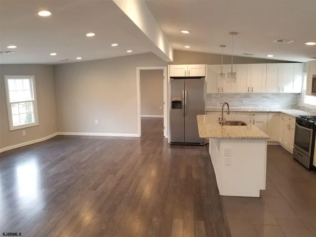 $2,695 | 313 Zion Road, Egg Harbor Township, NJ 08234