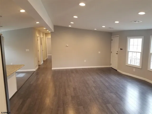 $2,695 | 313 Zion Road, Egg Harbor Township, NJ 08234