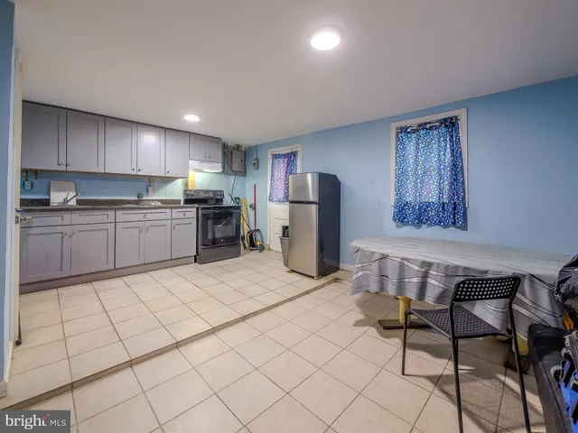 $254,900 | 234 Hampden Road, Upper Darby, PA 19082