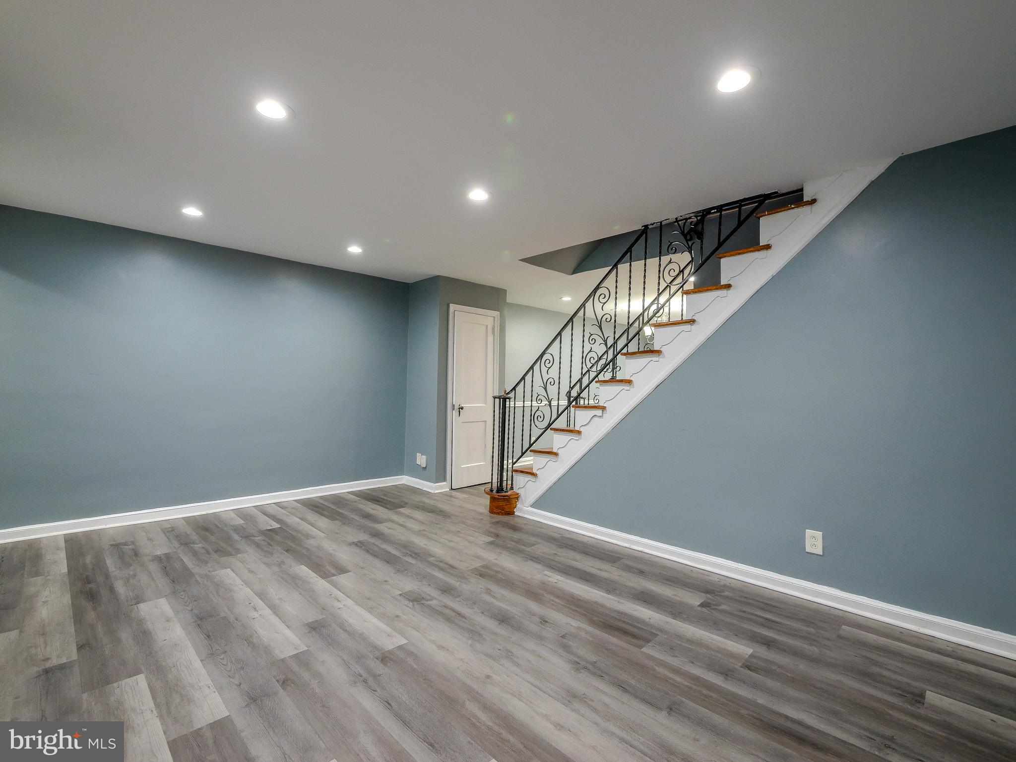 234 Hampden Road Upper Darby, PA 19082 - Photo 3 of 19 Living Room